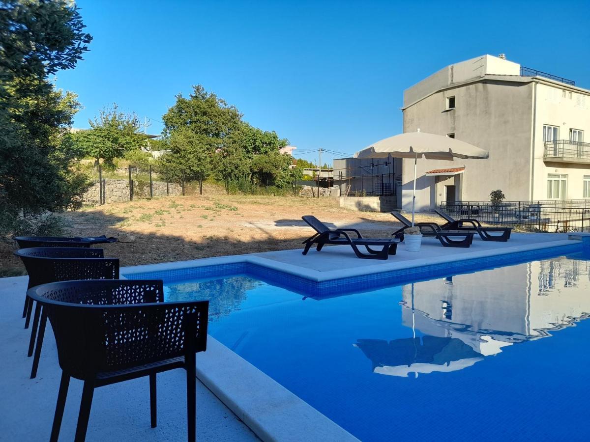 The View Split. Highlight With Roof-Top-Terrace And Pool Kaštela 外观 照片