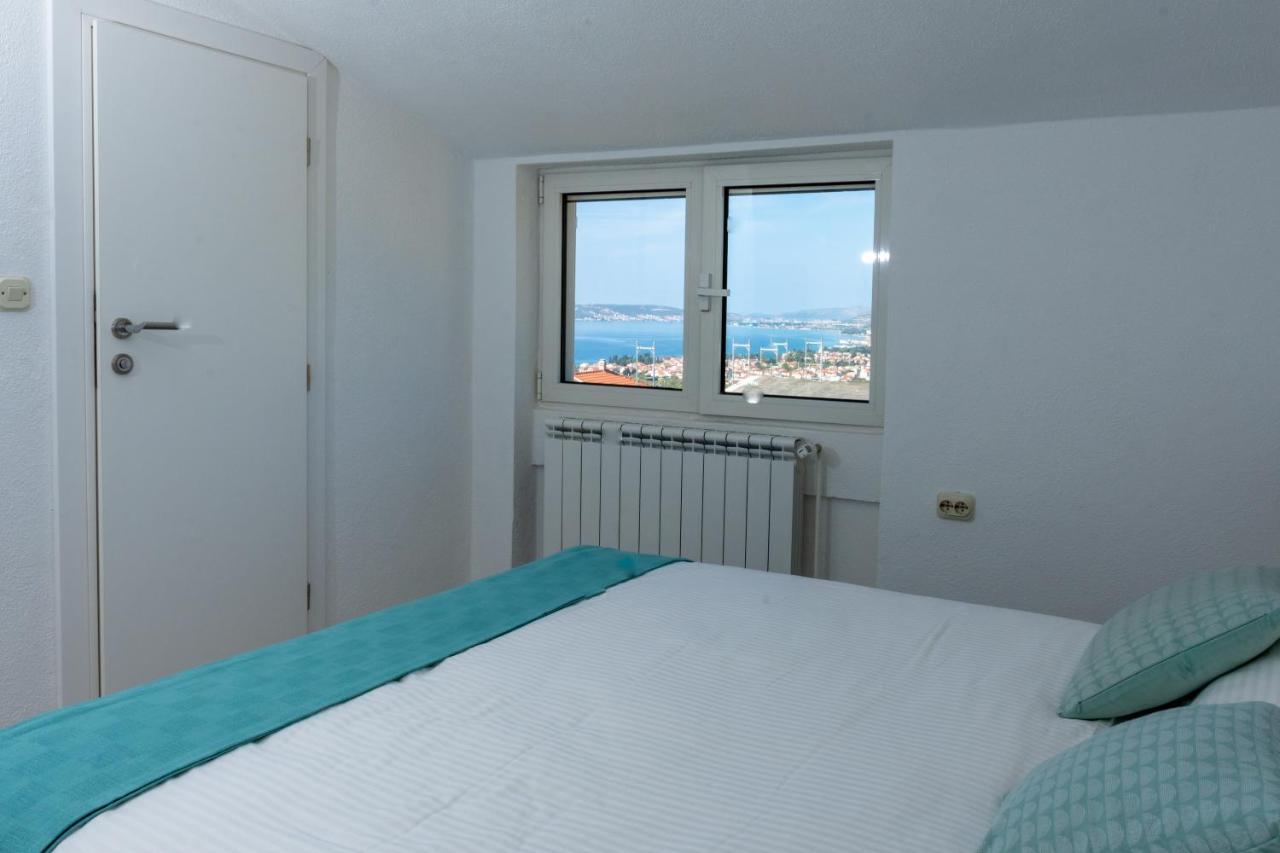 The View Split. Highlight With Roof-Top-Terrace And Pool Kaštela 外观 照片